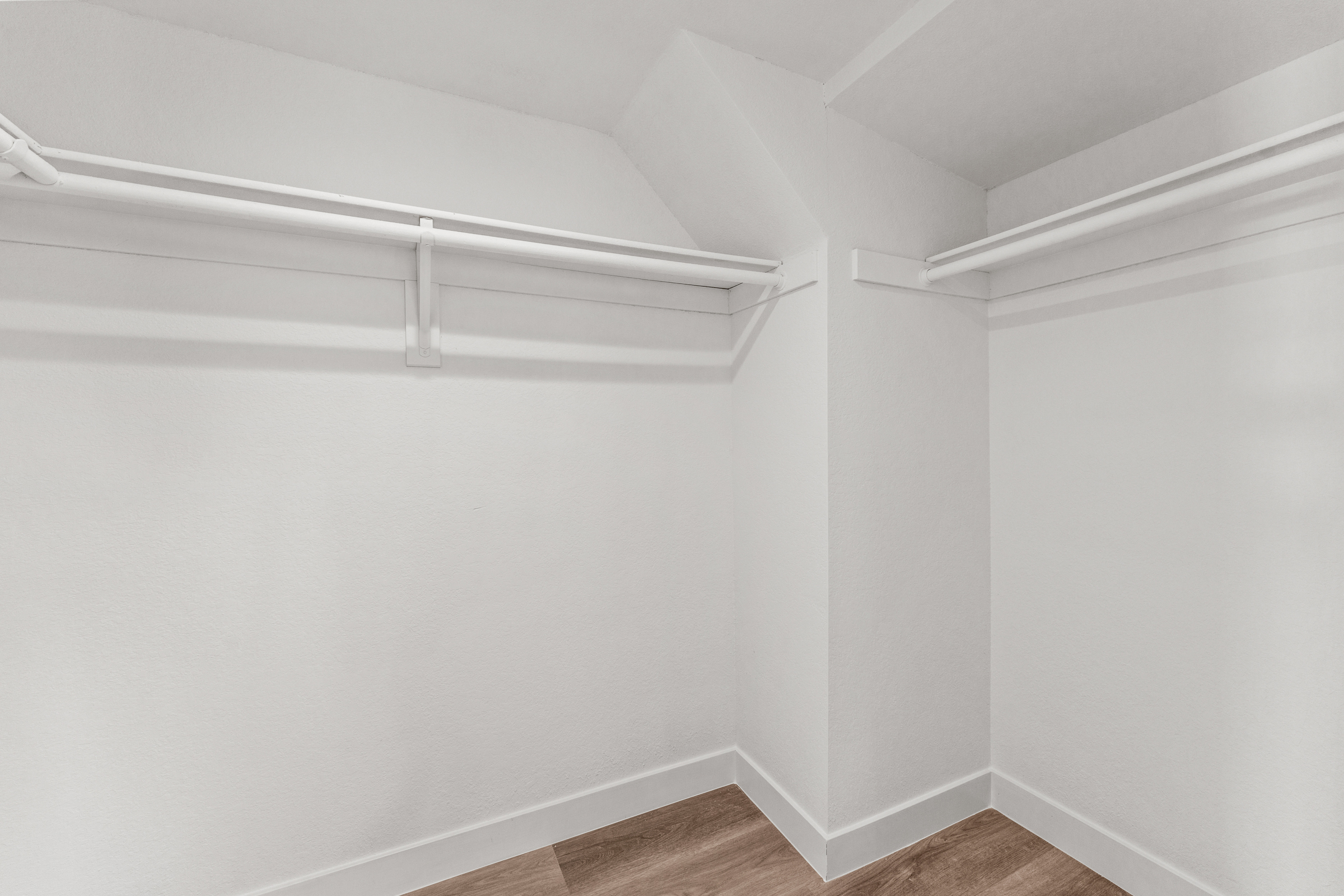 Lake Elsinore, California, 92530, United States, 4 Bedrooms Bedrooms, ,3 BathroomsBathrooms,Residential,For Sale,2005487