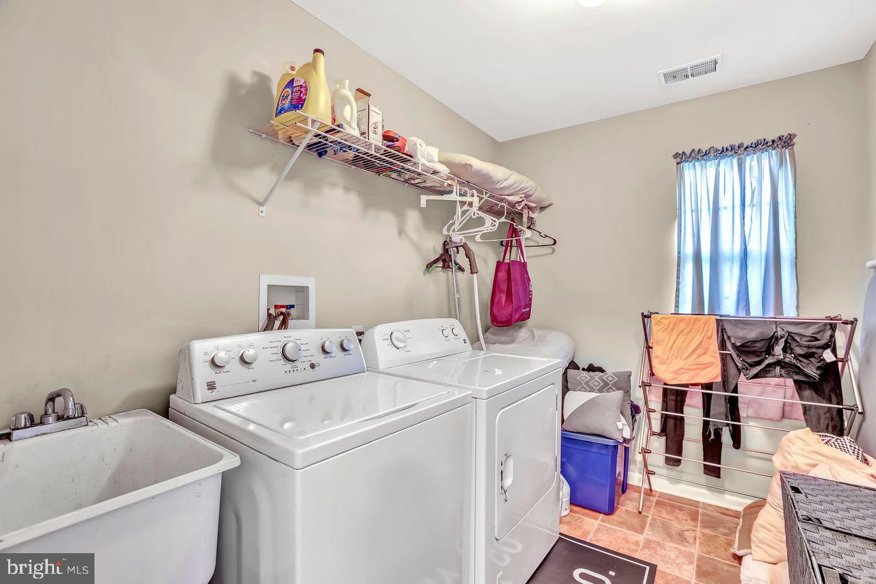 Berlin, New Jersey, 08009, United States, 4 Bedrooms Bedrooms, ,4 BathroomsBathrooms,Residential,For Sale,1839862