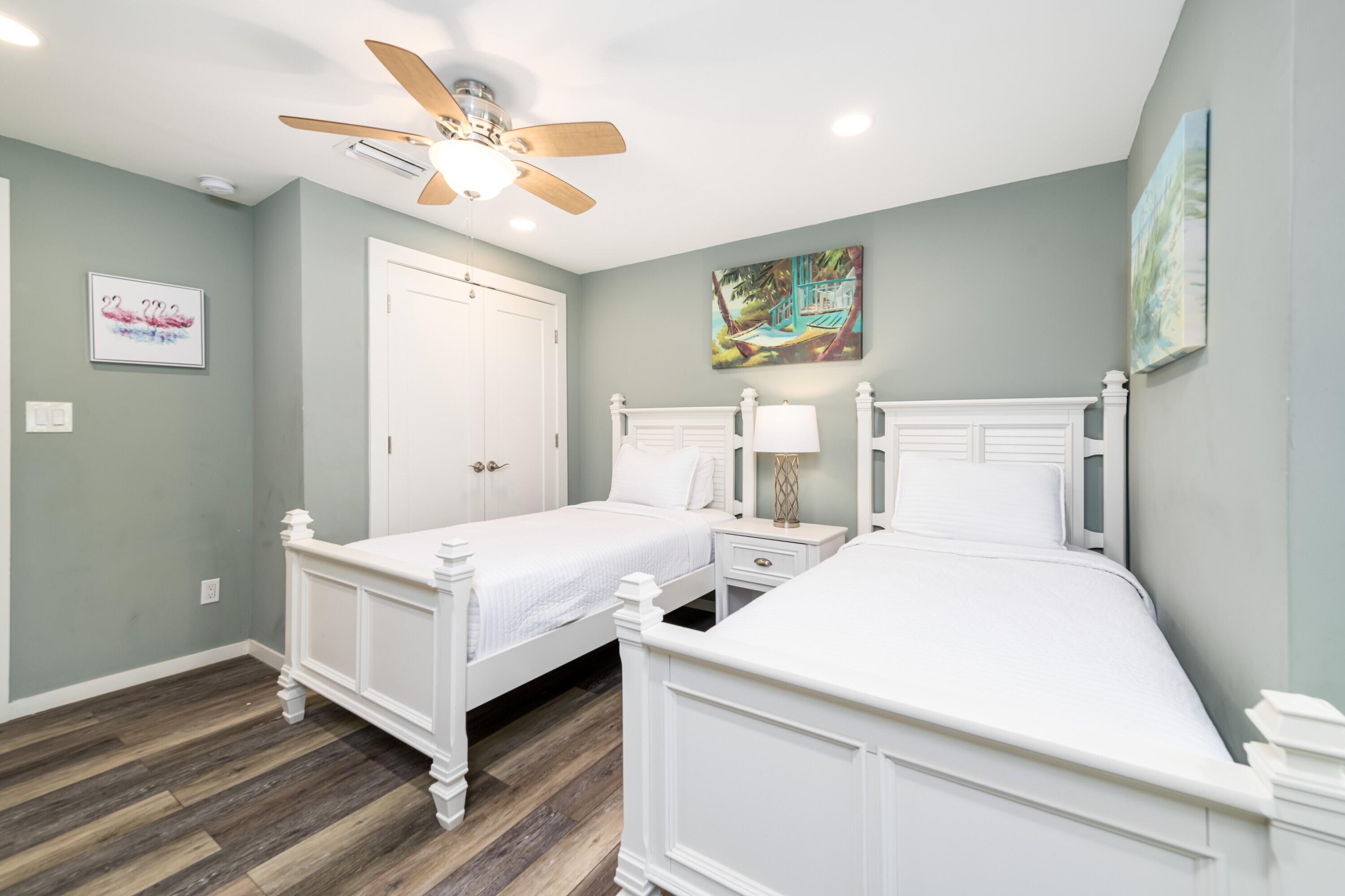 MARATHON, Florida, 33050, United States, 5 Bedrooms Bedrooms, ,4 BathroomsBathrooms,Residential,For Sale,1837177
