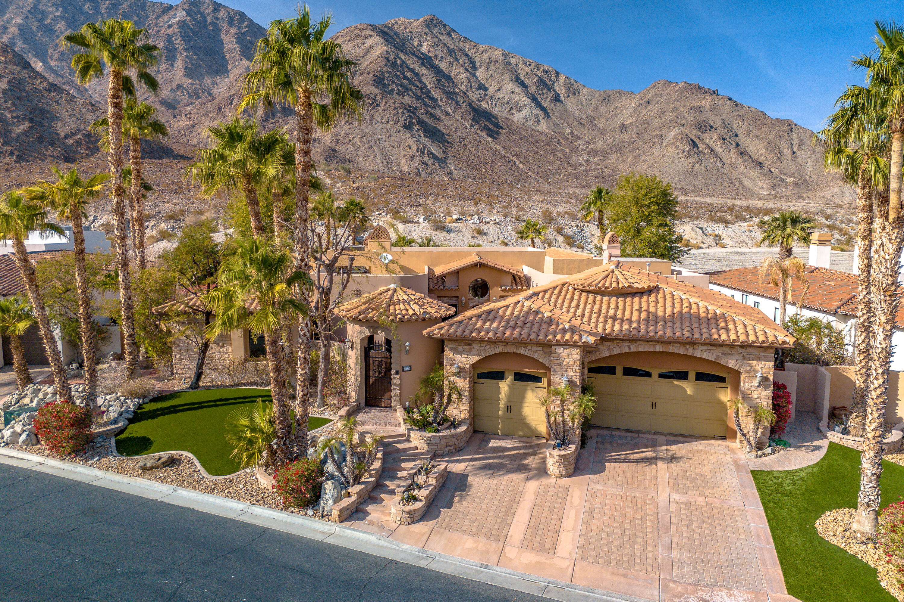 La Quinta, California, 92253, United States, 4 Bedrooms Bedrooms, ,4 BathroomsBathrooms,Residential,For Sale,1940947