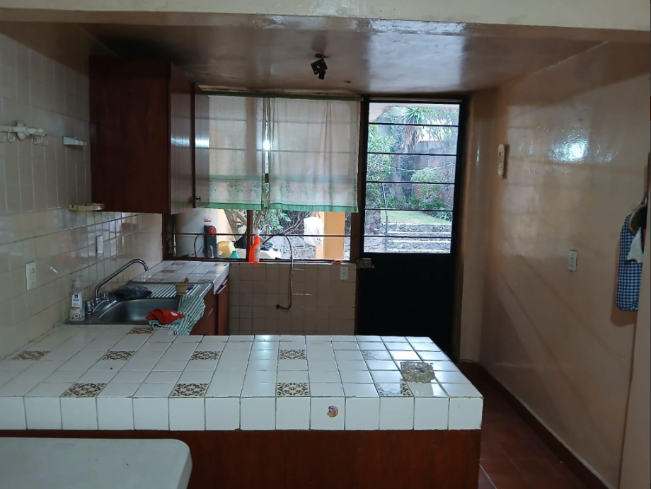 Coyoacán, Ciudad de México, 04700, Mexico, 5 Bedrooms Bedrooms, ,2 BathroomsBathrooms,Residential,For Sale,1849593