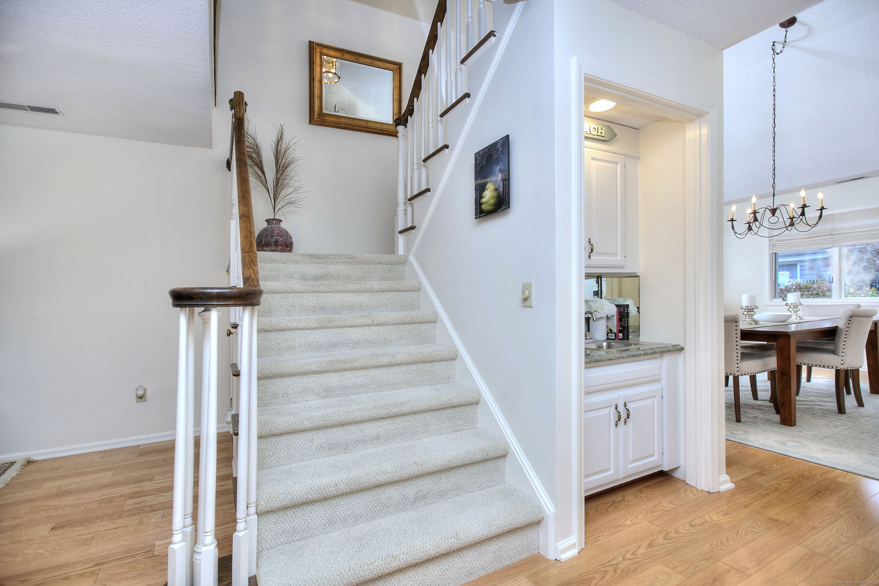 Westport, Connecticut, 06880, United States, 2 Bedrooms Bedrooms, ,3 BathroomsBathrooms,Residential,For Sale,1988257