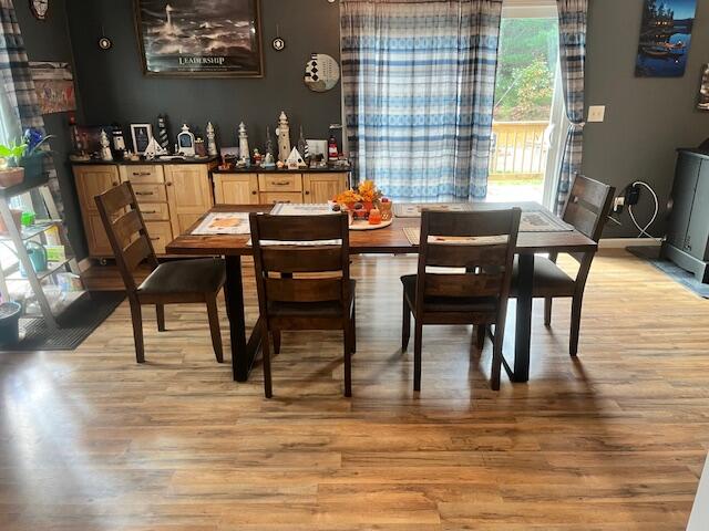 Branch, Michigan, 49402, United States, 5 Bedrooms Bedrooms, ,4 BathroomsBathrooms,Residential,For Sale,1986273