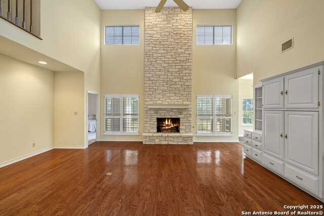 Kerrville, Texas, 78028, United States, 3 Bedrooms Bedrooms, ,4 BathroomsBathrooms,Residential,For Sale,1910535