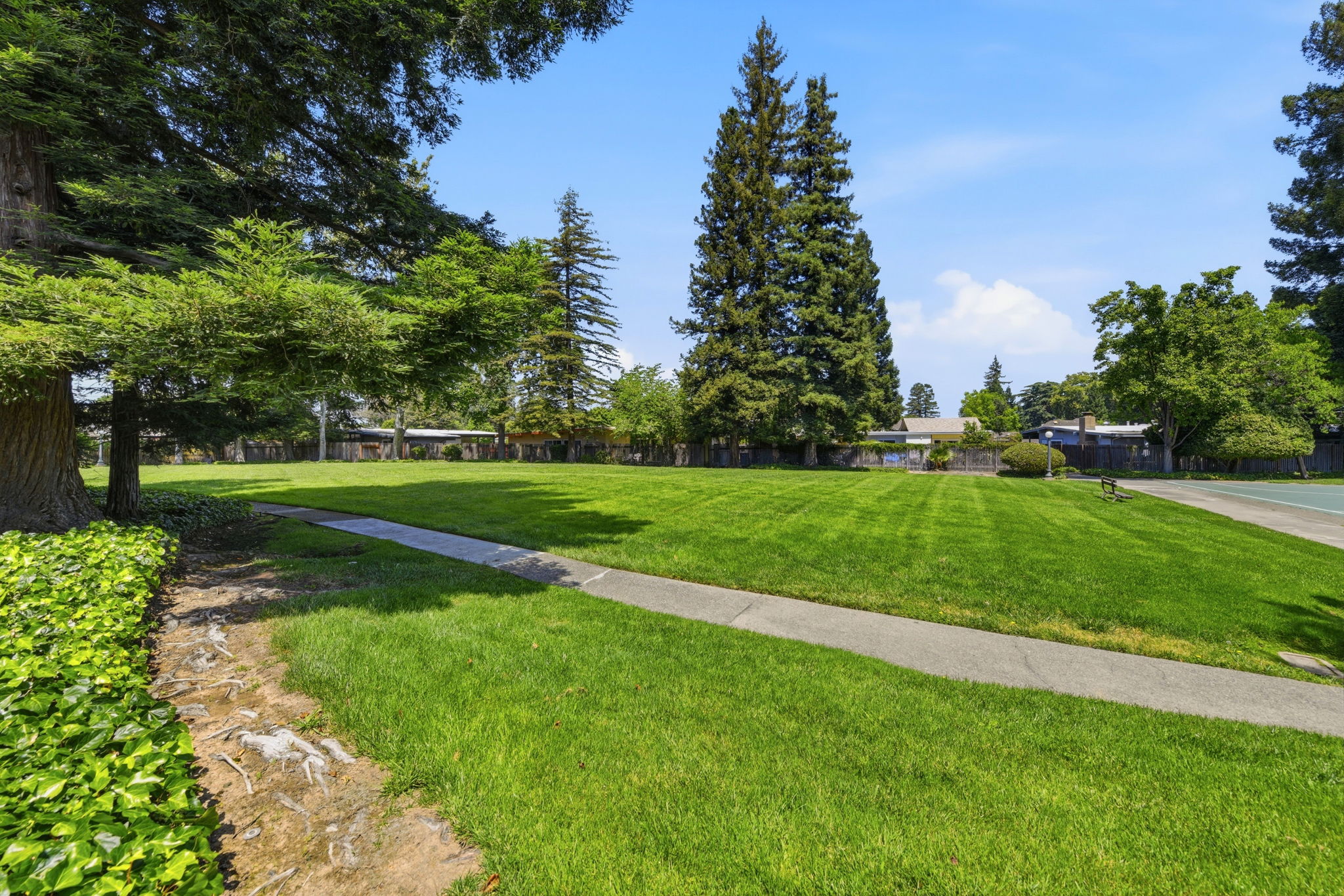  4411 Park Green Court, Sacramento, CA 95821 - 物件實景