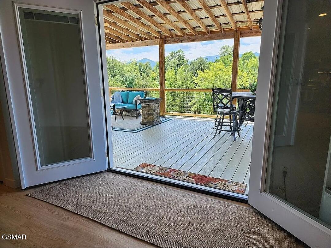 Dandridge, Tennessee, 37725, United States, 3 Bedrooms Bedrooms, ,2 BathroomsBathrooms,Residential,For Sale,1982636