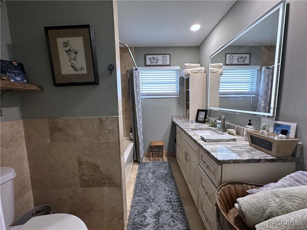 Crystal River, Florida, 34429, United States, 2 Bedrooms Bedrooms, ,4 BathroomsBathrooms,Residential,For Sale,2005515