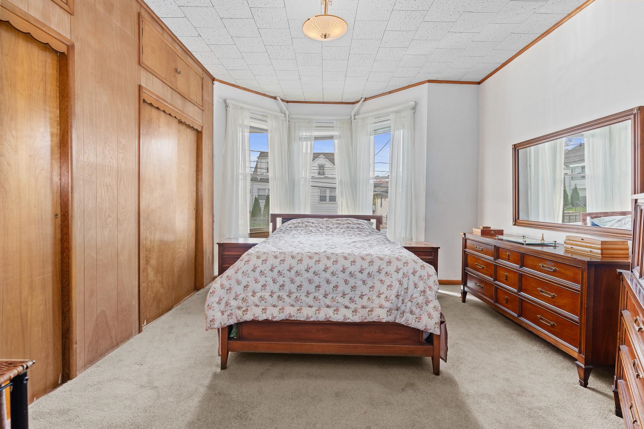 Secaucus, New Jersey, 08094, United States, 3 Bedrooms Bedrooms, ,3 BathroomsBathrooms,Residential,For Sale,1991974