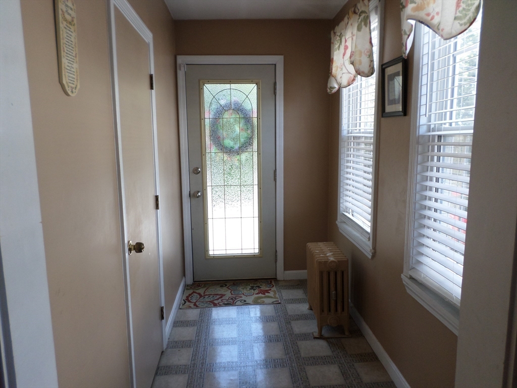 Peabody, Massachusetts, 01960, United States, 3 Bedrooms Bedrooms, ,1 BathroomBathrooms,Residential,For Sale,1924193