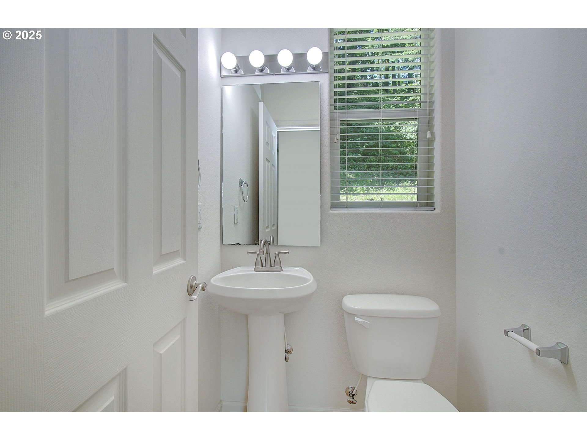 Washougal, Washington, 98671, United States, 3 Bedrooms Bedrooms, ,2 BathroomsBathrooms,Residential,For Sale,1890933