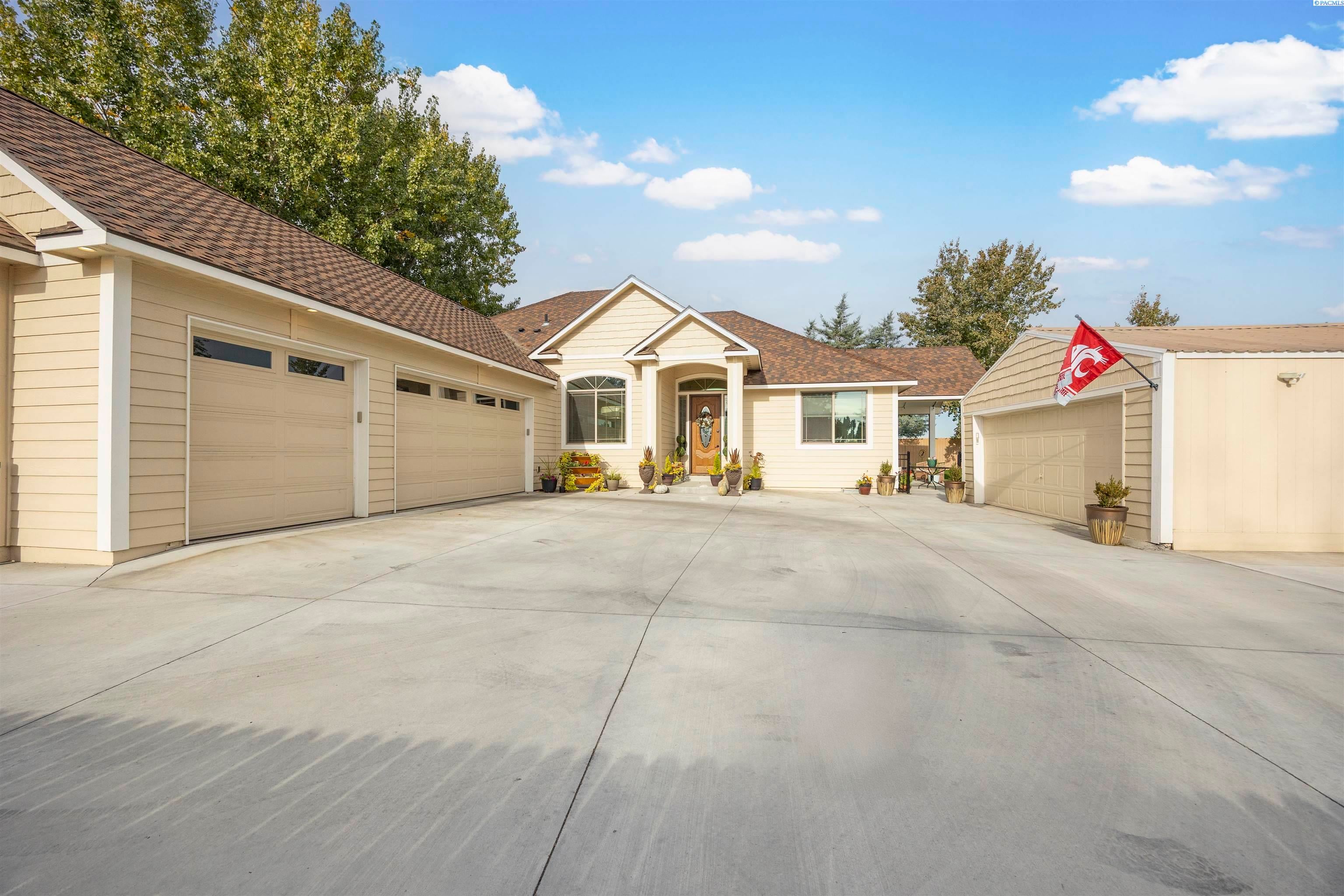 Pasco, Washington, 99301, United States, 3 Bedrooms Bedrooms, ,3 BathroomsBathrooms,Residential,For Sale,1981620