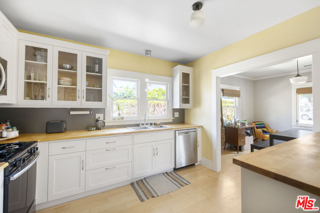Los Angeles, California, 90041, United States, 4 Bedrooms Bedrooms, ,3 BathroomsBathrooms,Residential,For Sale,1859522