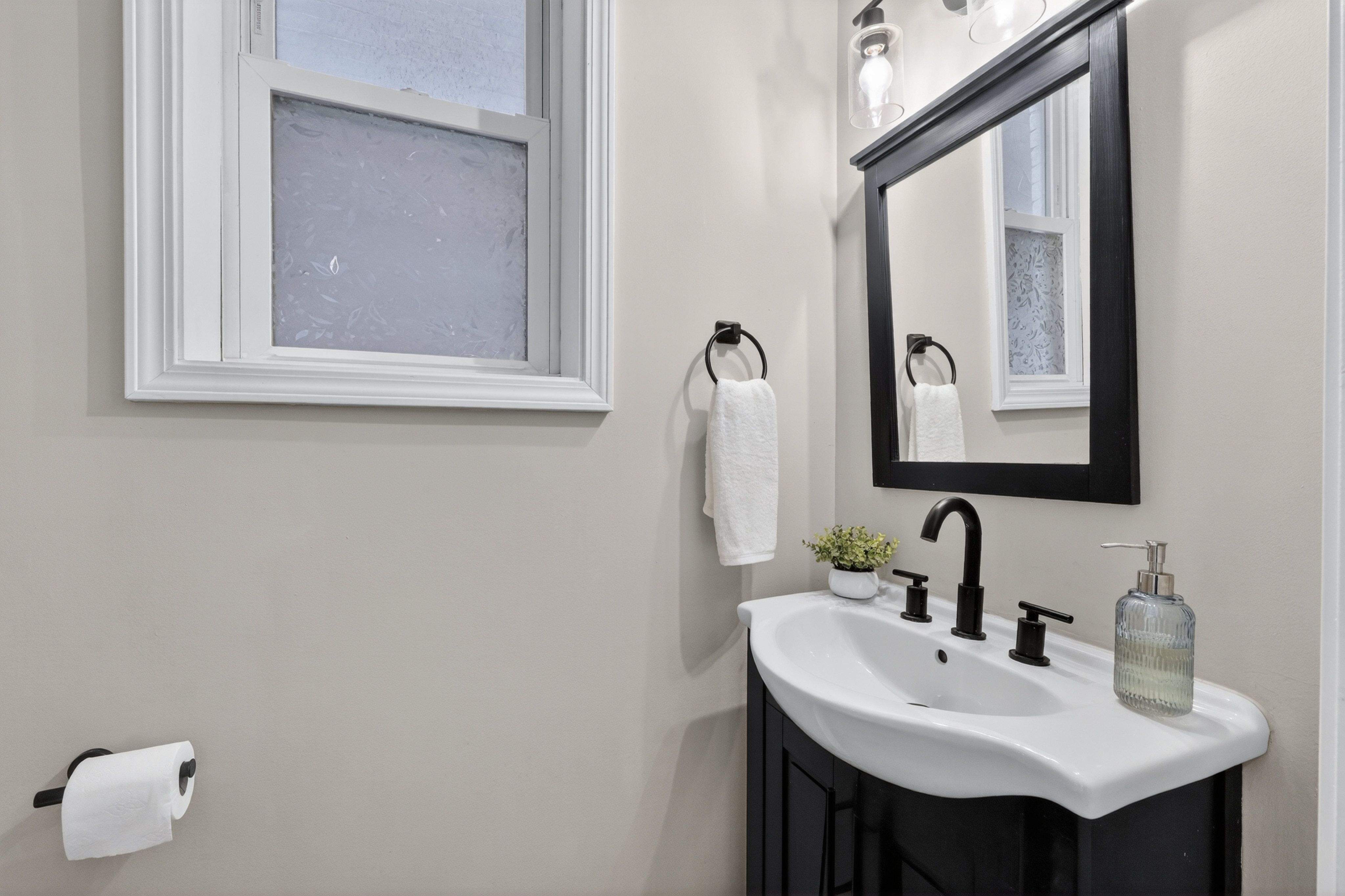  Beautifully updated, inviting home - 物件實景