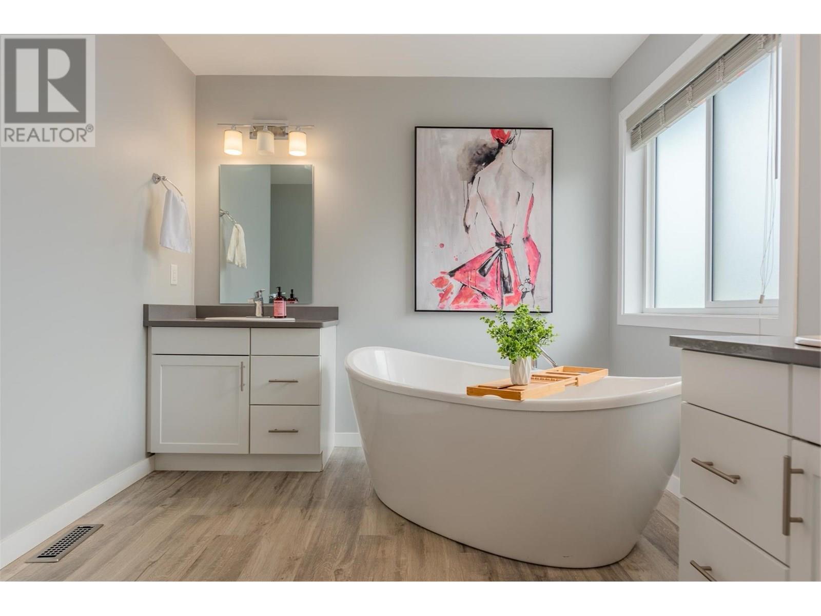 CASTLEGAR, British Columbia, V1N 4X9, CA, 5 Bedrooms Bedrooms, ,2 BathroomsBathrooms,Residential,For Sale,1913698