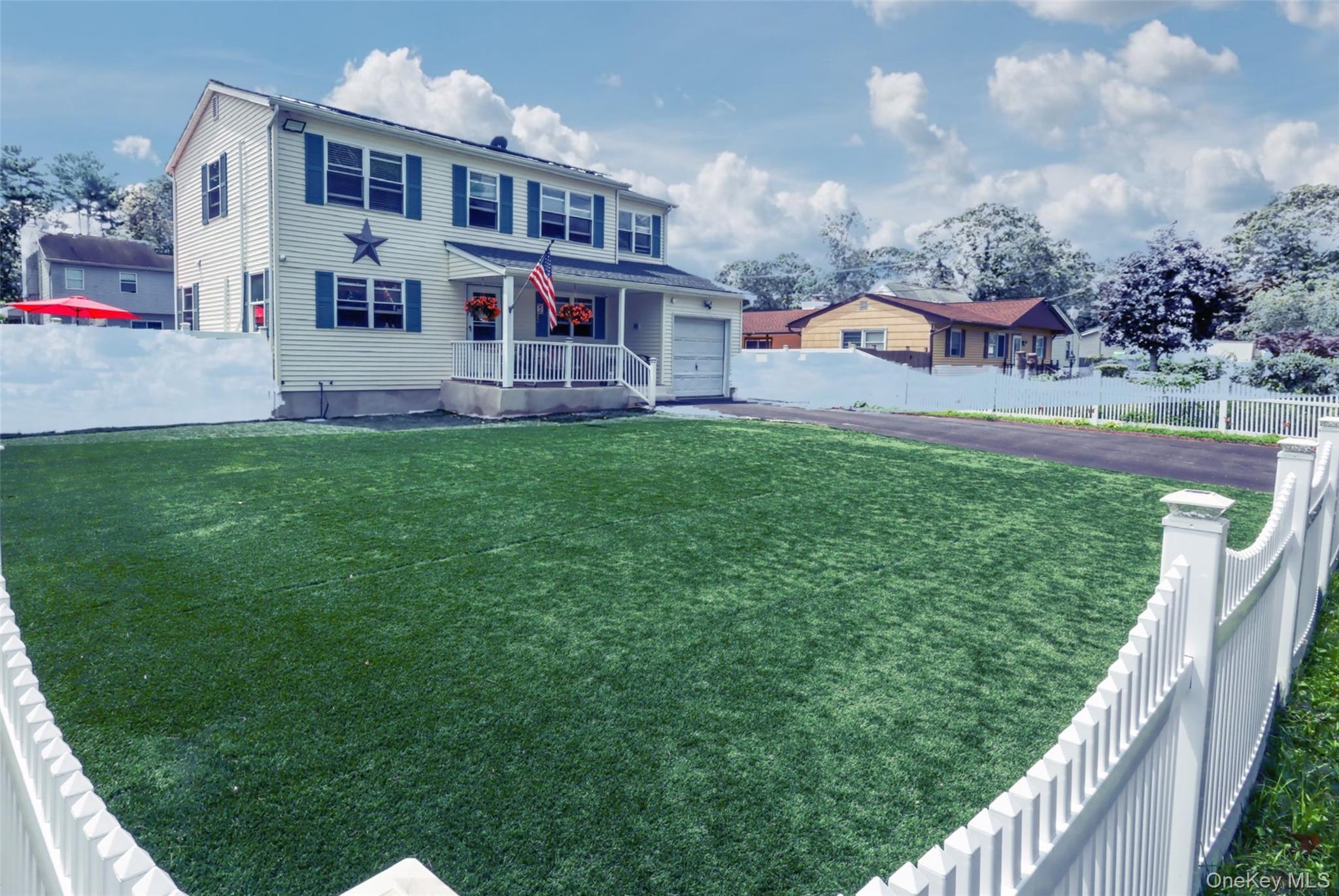 Shirley, New York, 11967, United States, 4 Bedrooms Bedrooms, ,4 BathroomsBathrooms,Residential,For Sale,1901619