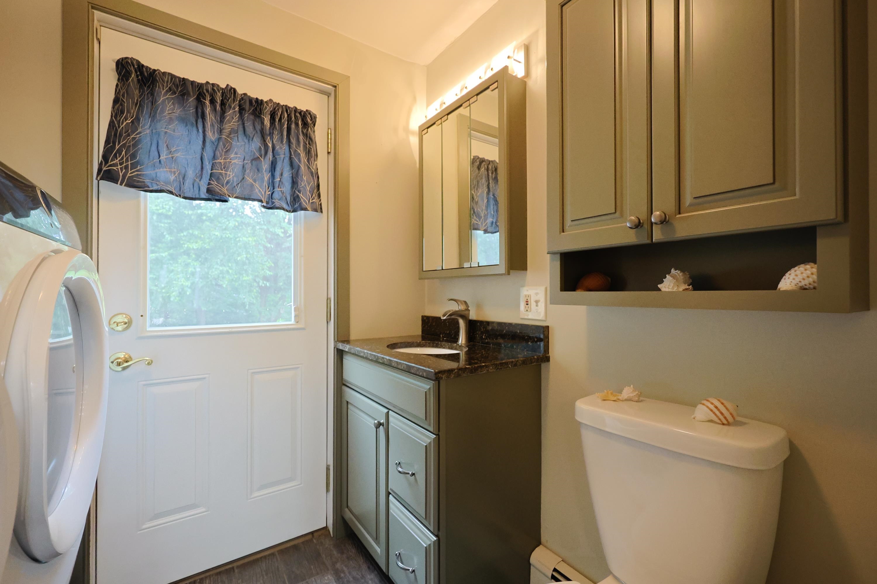 Hampstead, New Hampshire, 03826, United States, 4 Bedrooms Bedrooms, ,2 BathroomsBathrooms,Residential,For Sale,1890507