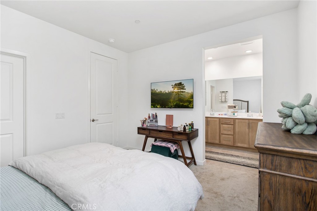 Temecula, California, 92591, United States, 2 Bedrooms Bedrooms, ,3 BathroomsBathrooms,Residential,For Sale,1931289