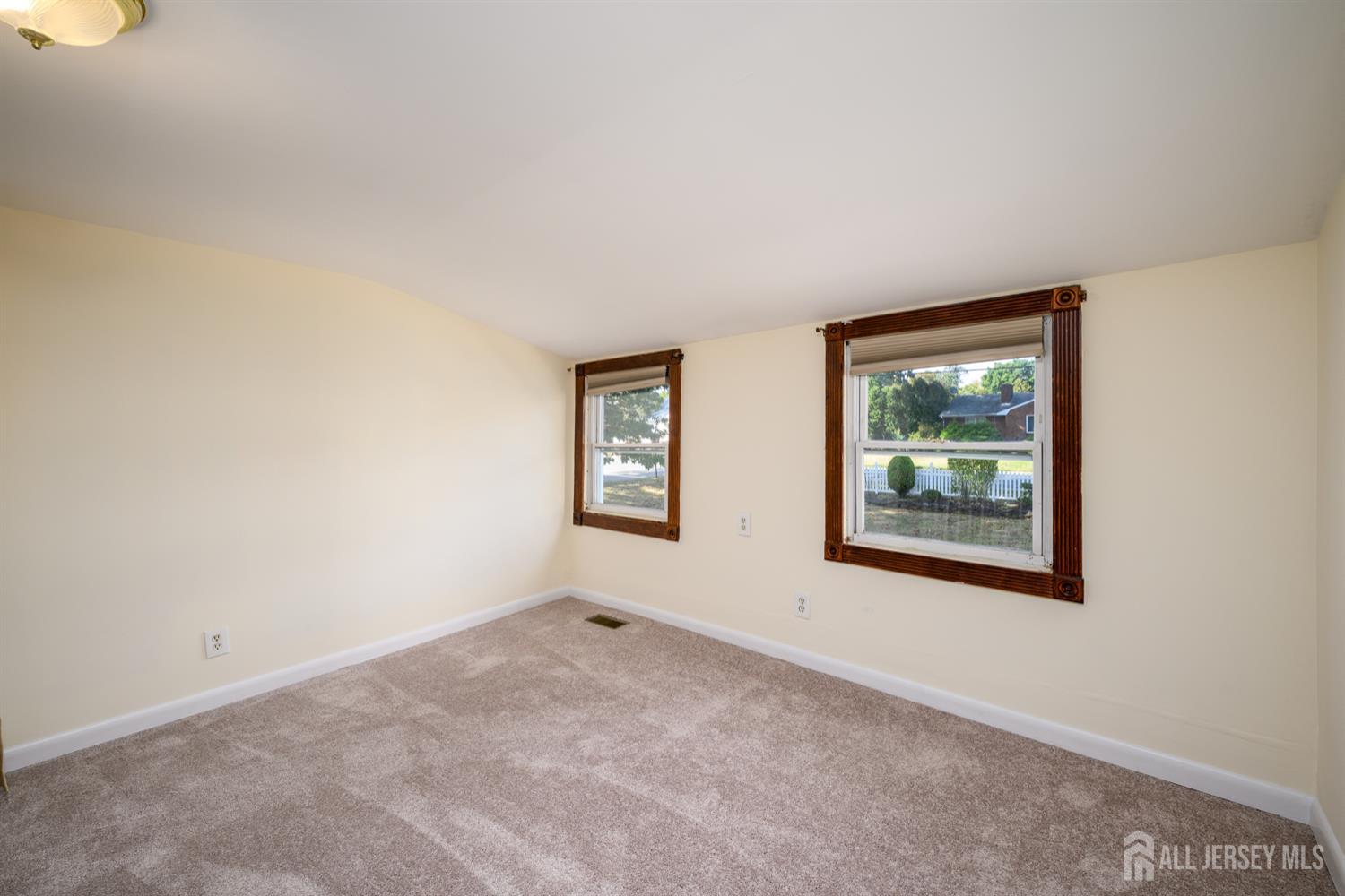 Edison, New Jersey, 08817, United States, 3 Bedrooms Bedrooms, ,2 BathroomsBathrooms,Residential,For Sale,1958154