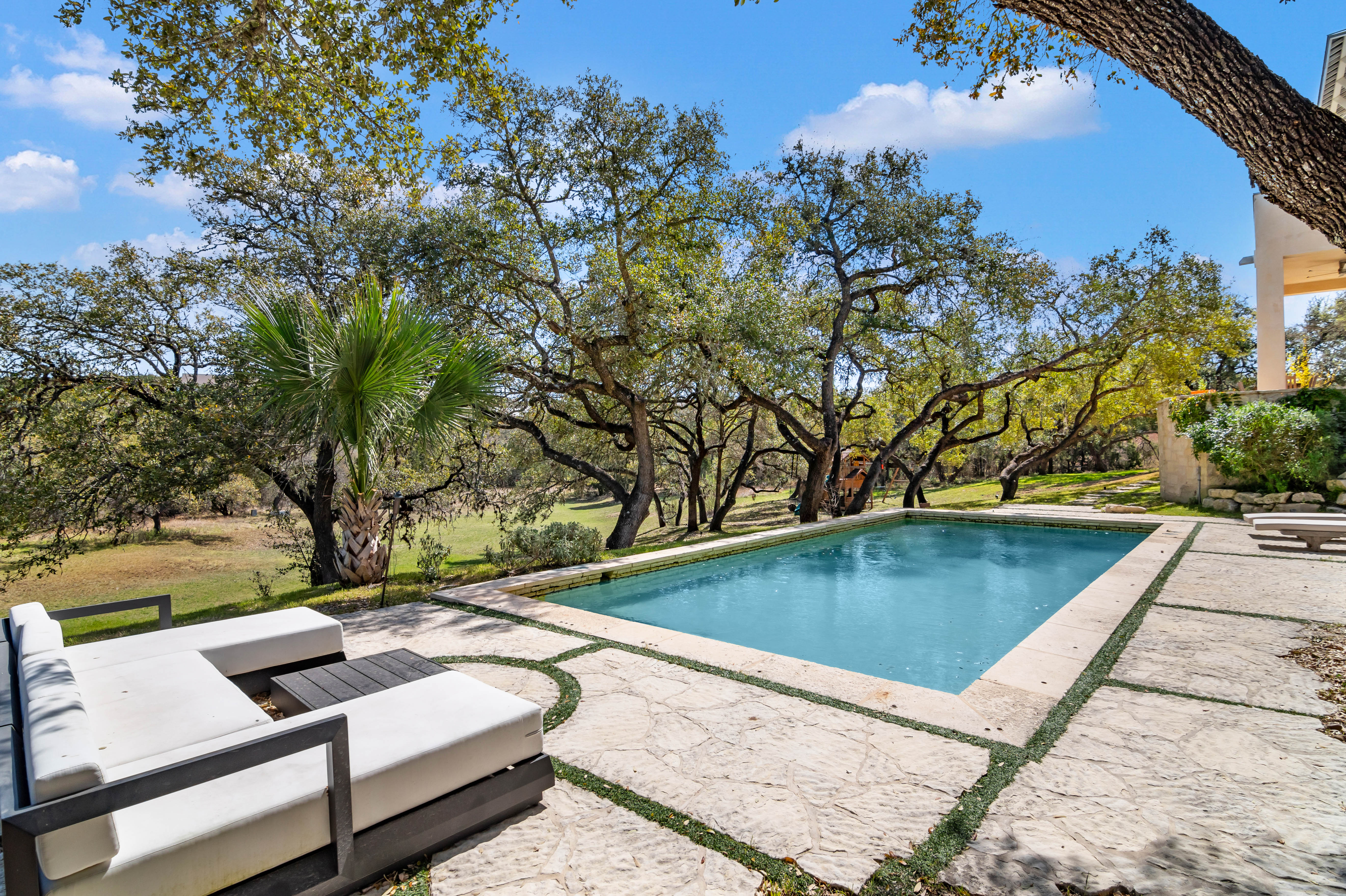  Hill Country Estate with Privacy and Presence - 物件實景