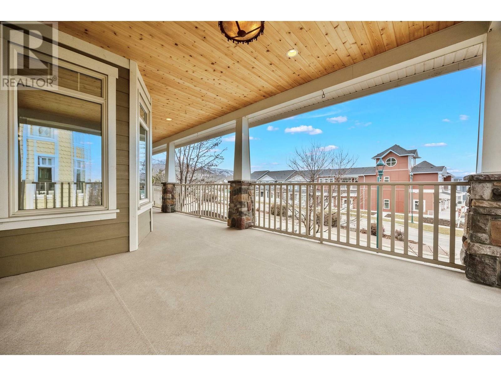 KELOWNA, British Columbia, V1W 4L5, CA, 4 Bedrooms Bedrooms, ,3 BathroomsBathrooms,Residential,For Sale,1837139