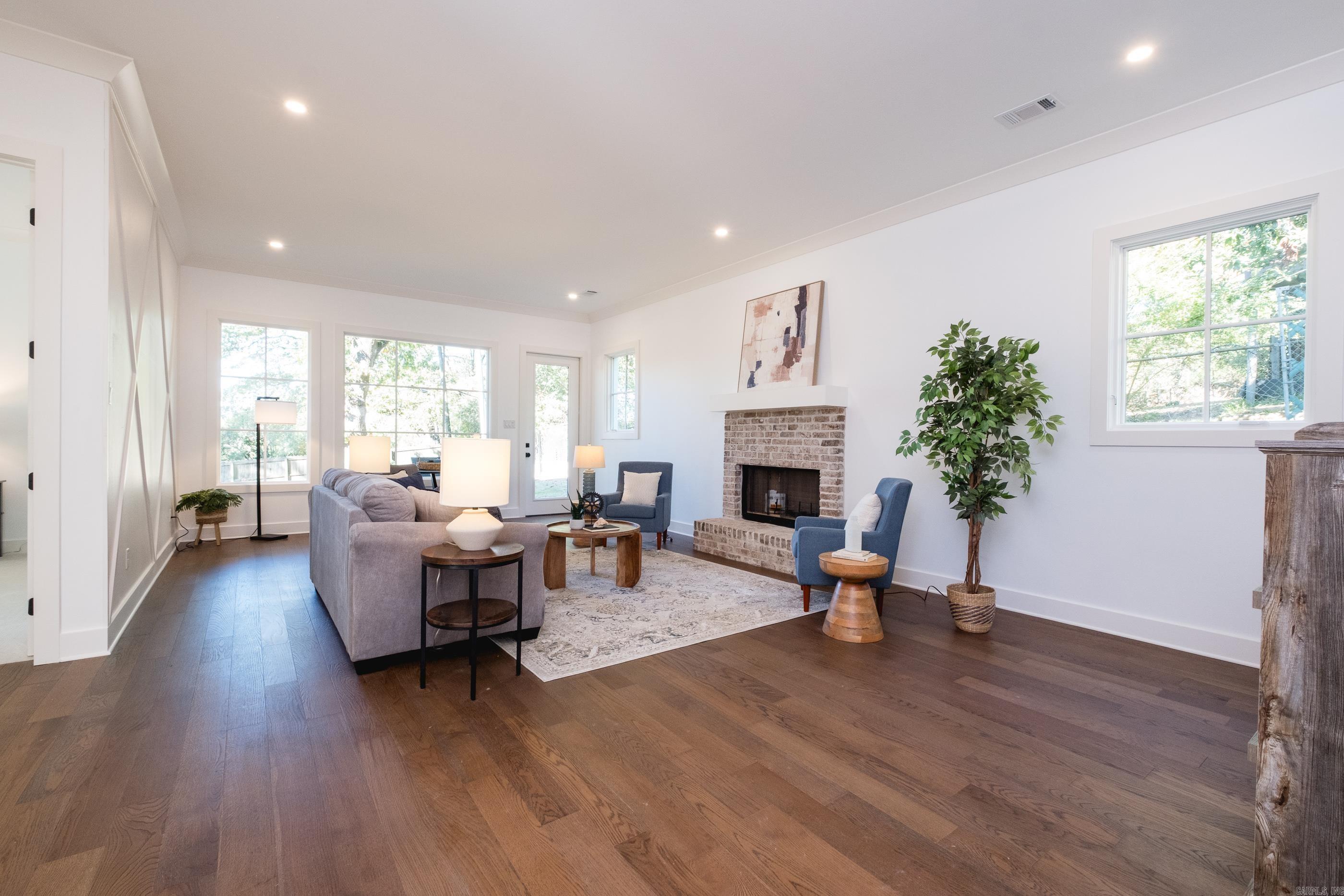 Little Rock, Arkansas, 72207, United States, 4 Bedrooms Bedrooms, ,4 BathroomsBathrooms,Residential,For Sale,1987623