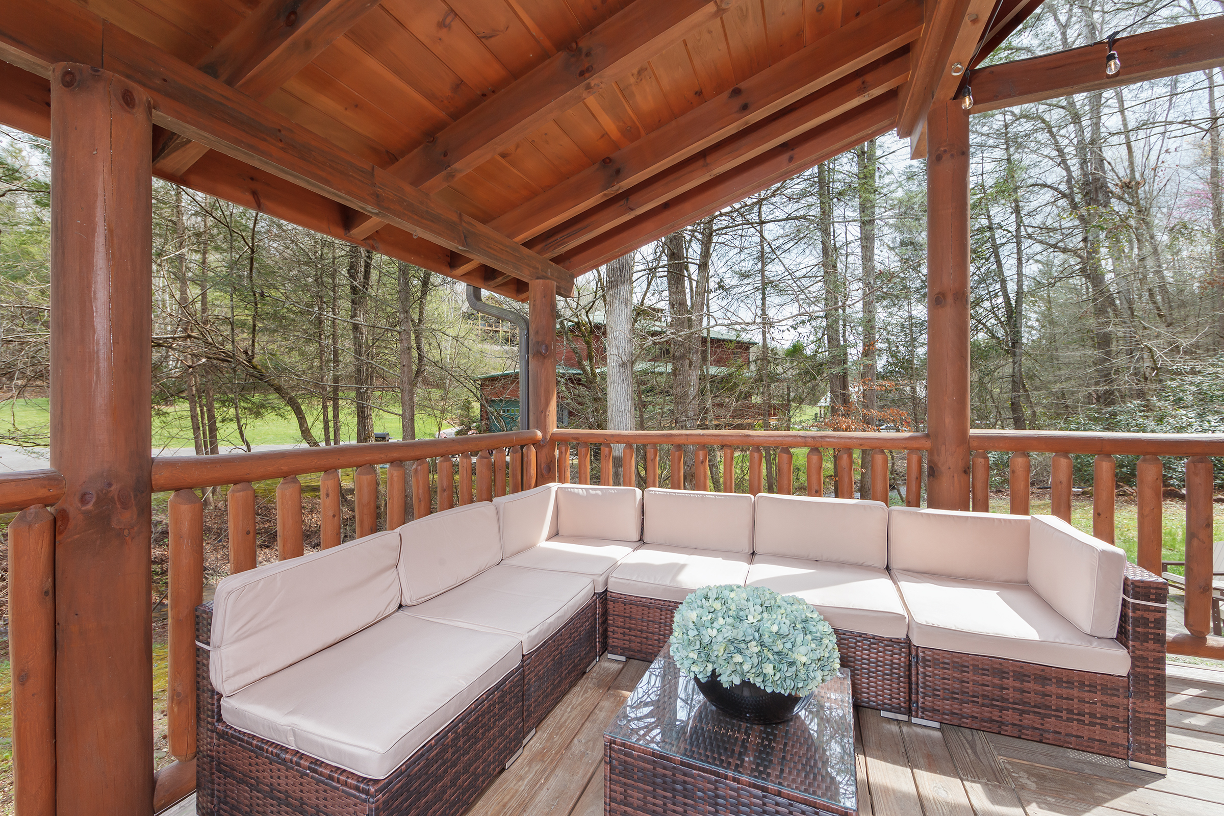 Sevierville, Tennessee, 37862, United States, 1 Bedroom Bedrooms, ,2 BathroomsBathrooms,Residential,For Sale,1979555