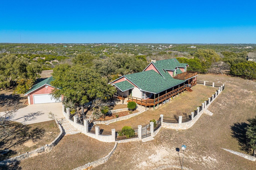 Kerrville, Texas, 78028, United States, 3 Bedrooms Bedrooms, ,5 BathroomsBathrooms,Residential,For Sale,1930958