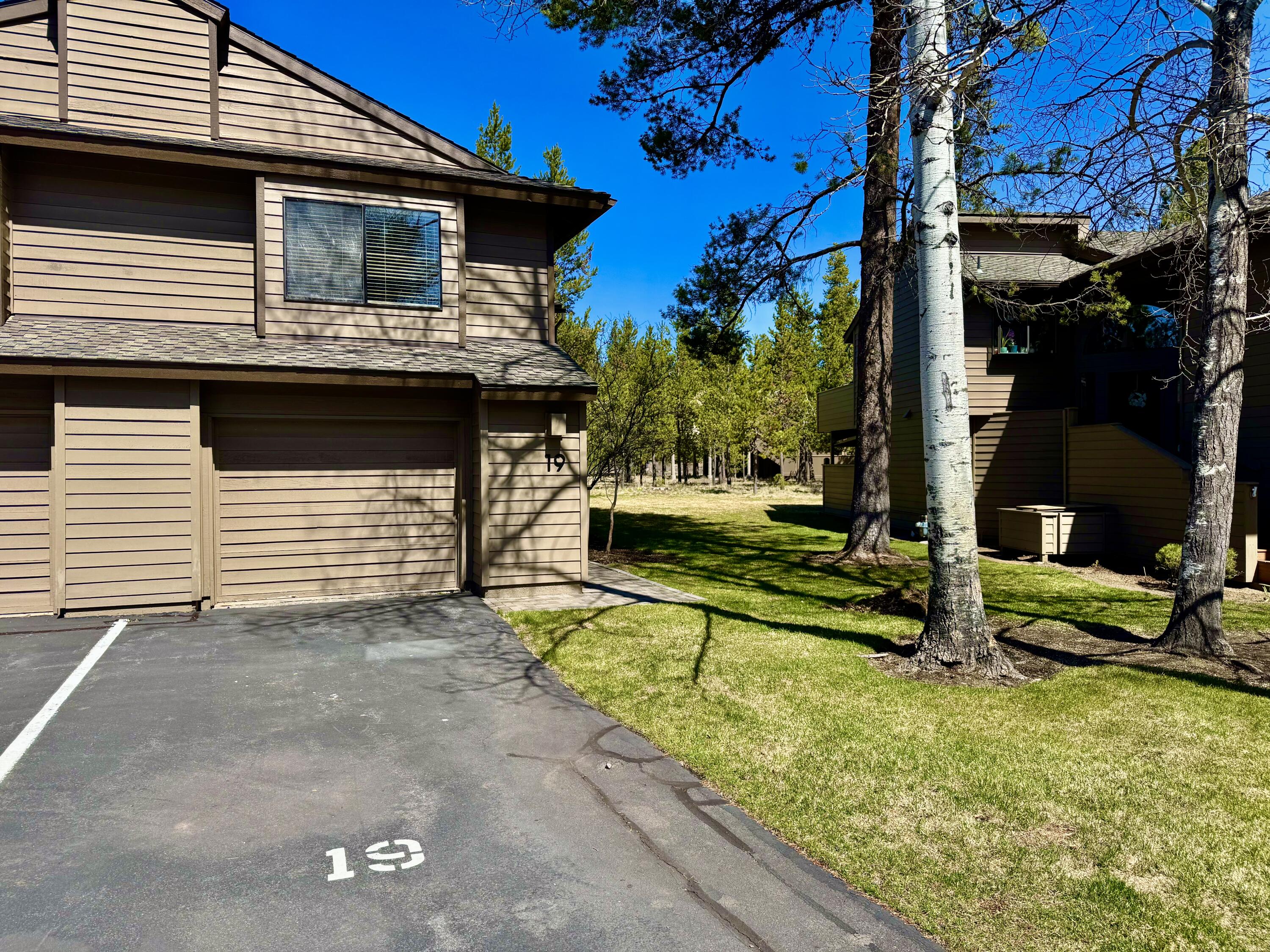 Sunriver, Oregon, 97707, United States, 3 Bedrooms Bedrooms, ,3 BathroomsBathrooms,Residential,For Sale,1778958