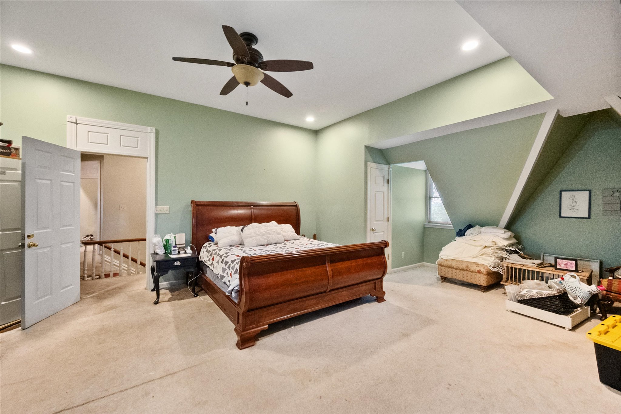 Shelbyville, Kentucky, 40065, United States, 4 Bedrooms Bedrooms, ,3 BathroomsBathrooms,Residential,For Sale,1986481