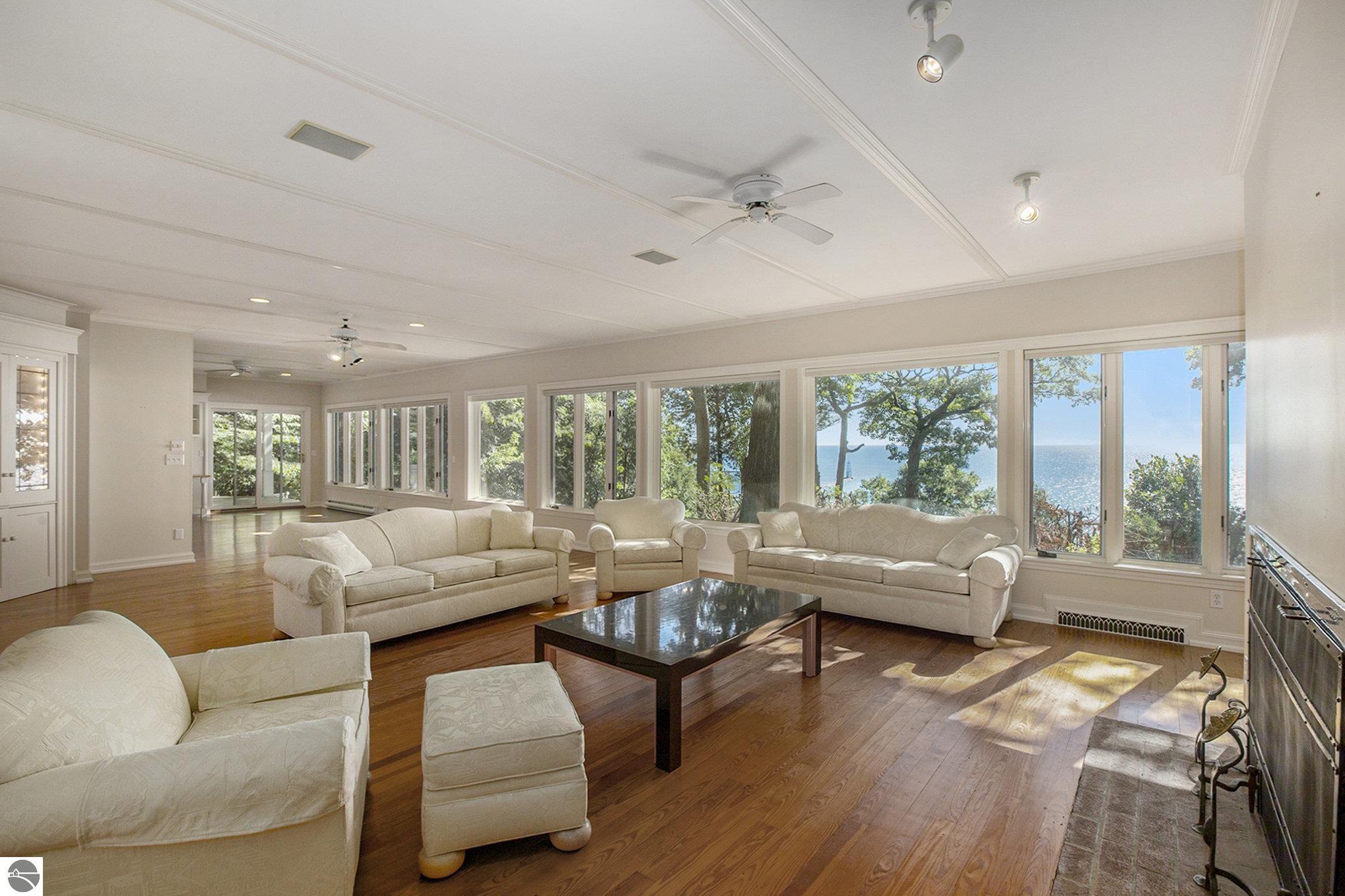 Frankfort, Michigan, 49635-9746, United States, 7 Bedrooms Bedrooms, ,5 BathroomsBathrooms,Residential,For Sale,1975140