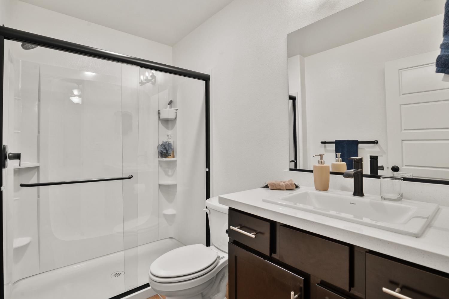 Atwater, California, 95301, United States, 5 Bedrooms Bedrooms, ,4 BathroomsBathrooms,Residential,For Sale,1983820