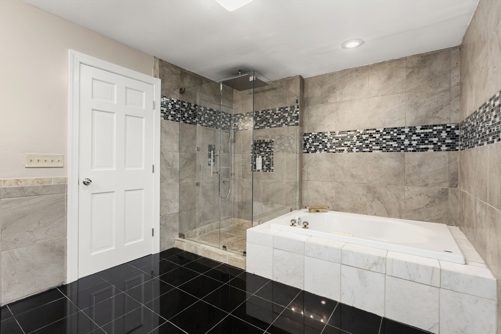 Greenfield, Massachusetts, 01301, United States, 4 Bedrooms Bedrooms, ,4 BathroomsBathrooms,Residential,For Sale,1967779