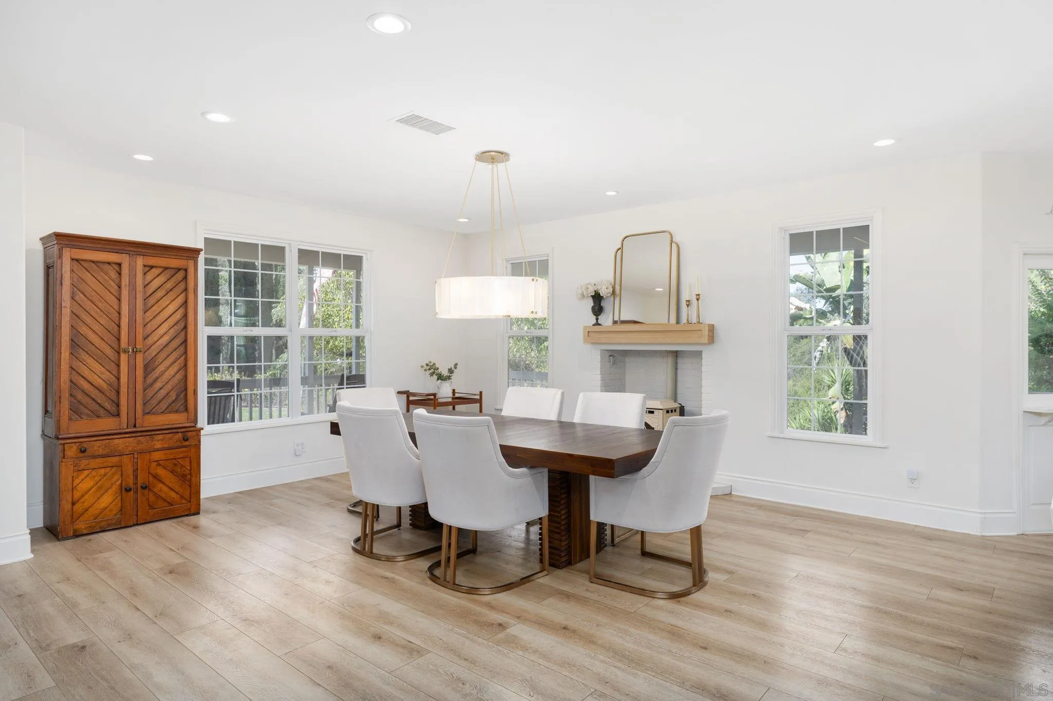 El Cajon, California, 92021, United States, 3 Bedrooms Bedrooms, ,3 BathroomsBathrooms,Residential,For Sale,1942196