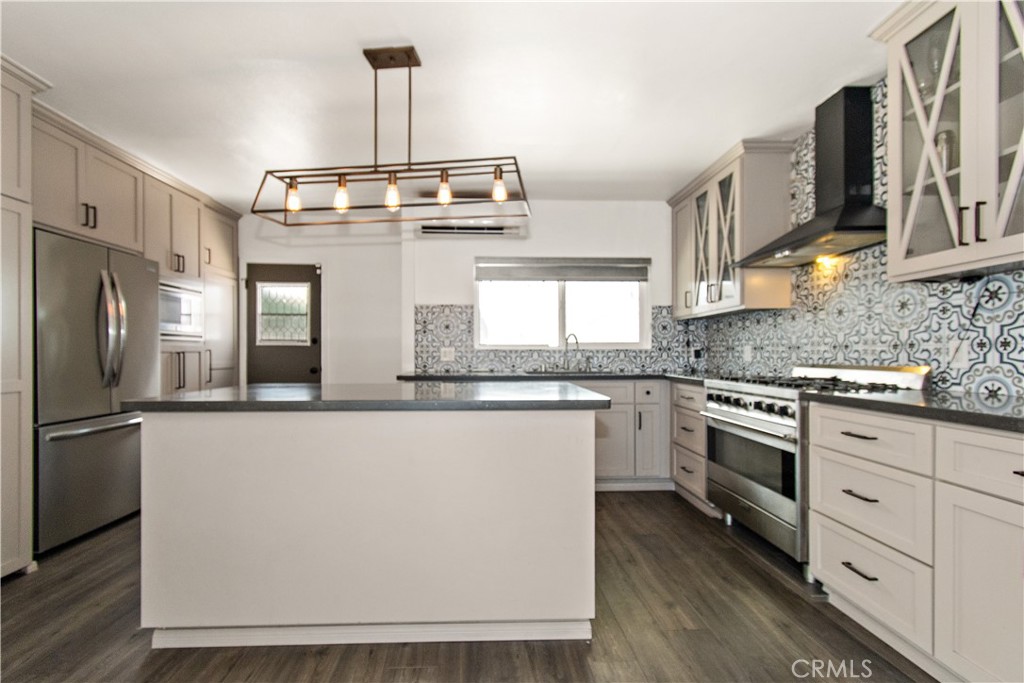 Los Angeles, California, 90019, United States, ,Residential,For Sale,1983742