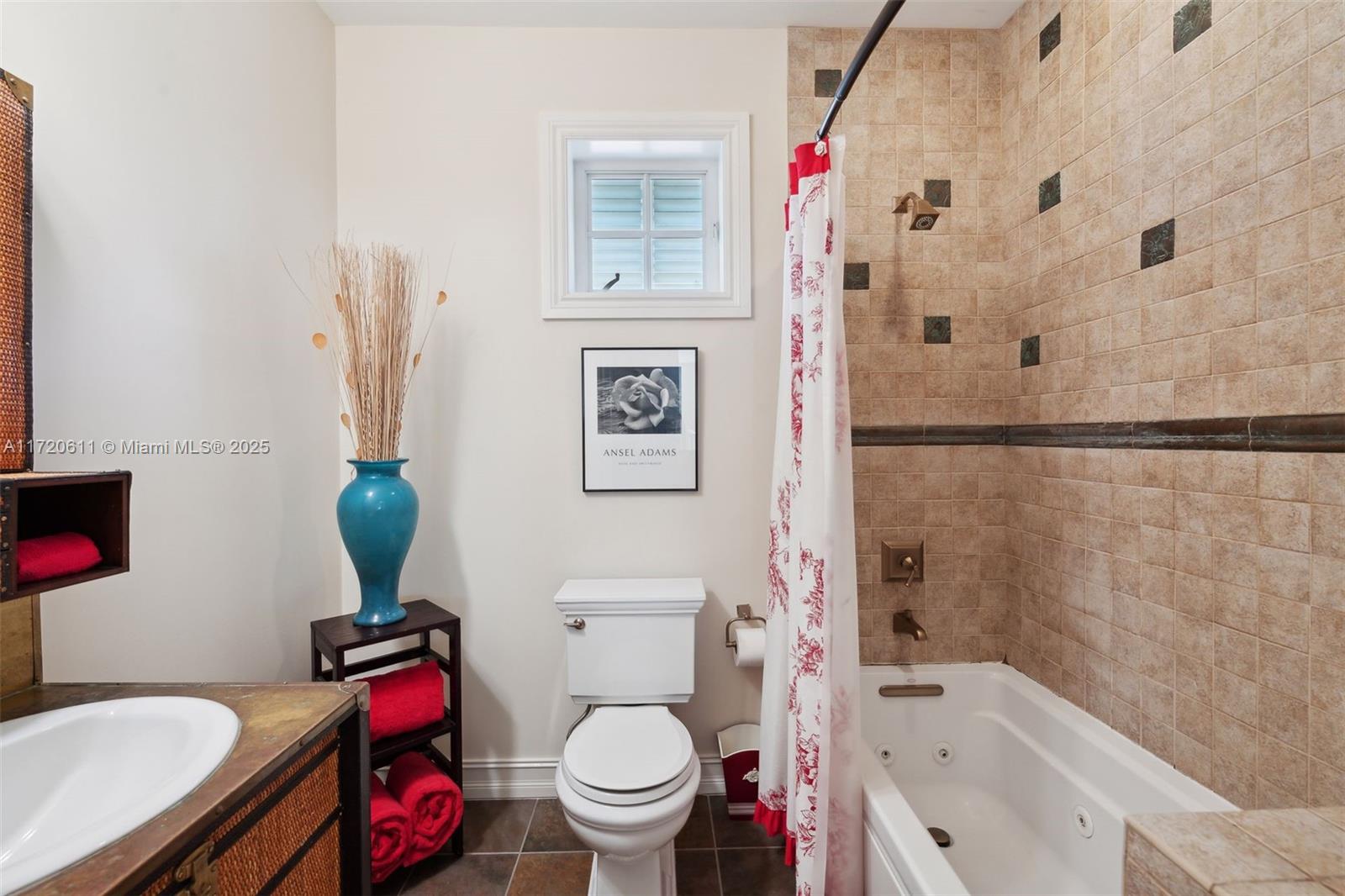Marathon, Florida, 33050, United States, 5 Bedrooms Bedrooms, ,9 BathroomsBathrooms,Residential,For Sale,1933617