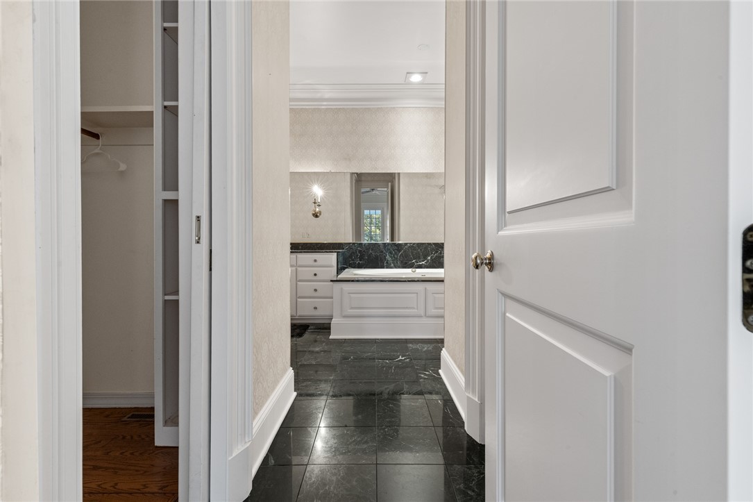 Harrison, Arkansas, 72601, United States, 4 Bedrooms Bedrooms, ,5 BathroomsBathrooms,Residential,For Sale,1989365