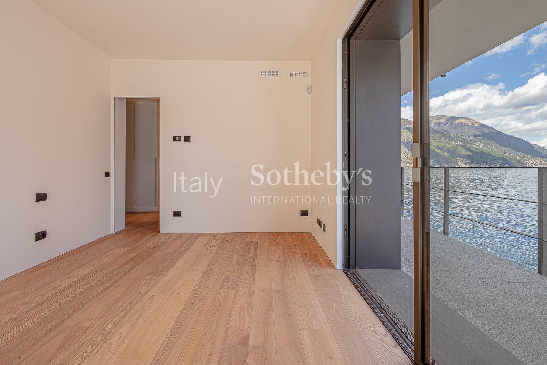  Incredible newly built villa with enchanting lake view - 物件實景