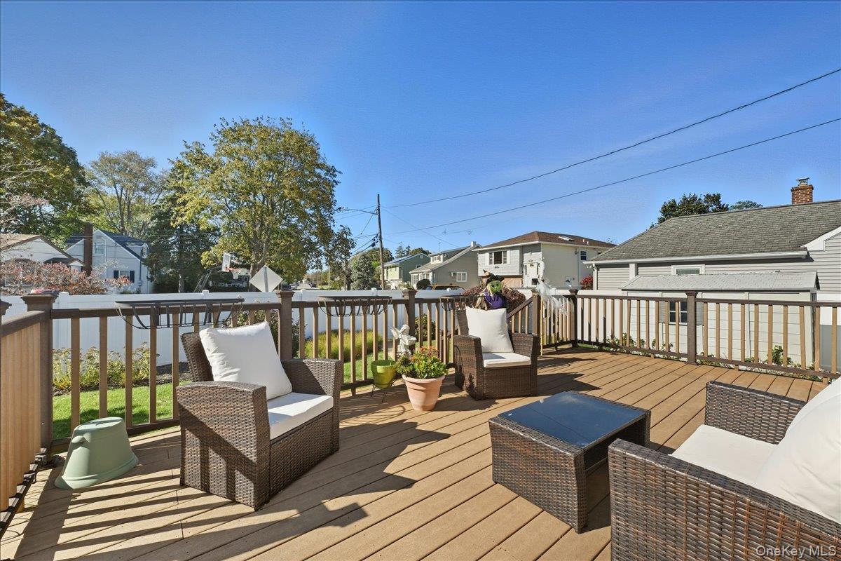 North Bellmore, New York, 11710, United States, 3 Bedrooms Bedrooms, ,2 BathroomsBathrooms,Residential,For Sale,1991697