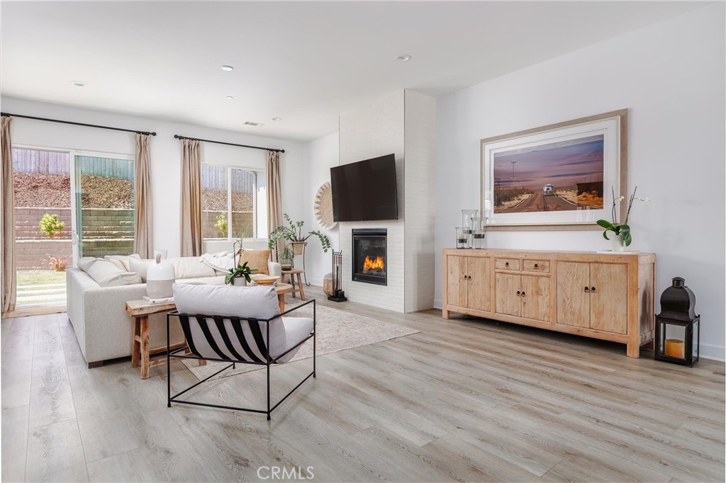 Santa Maria, California, 93455, United States, 4 Bedrooms Bedrooms, ,4 BathroomsBathrooms,Residential,For Sale,1974422