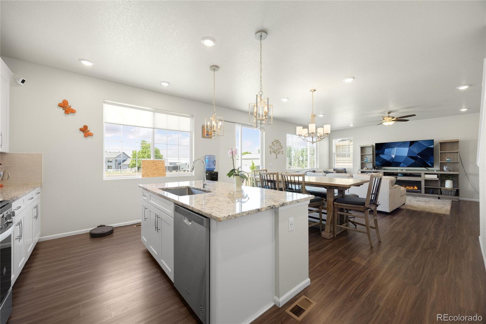 Henderson, Colorado, 80640, United States, 4 Bedrooms Bedrooms, ,3 BathroomsBathrooms,Residential,For Sale,1827376