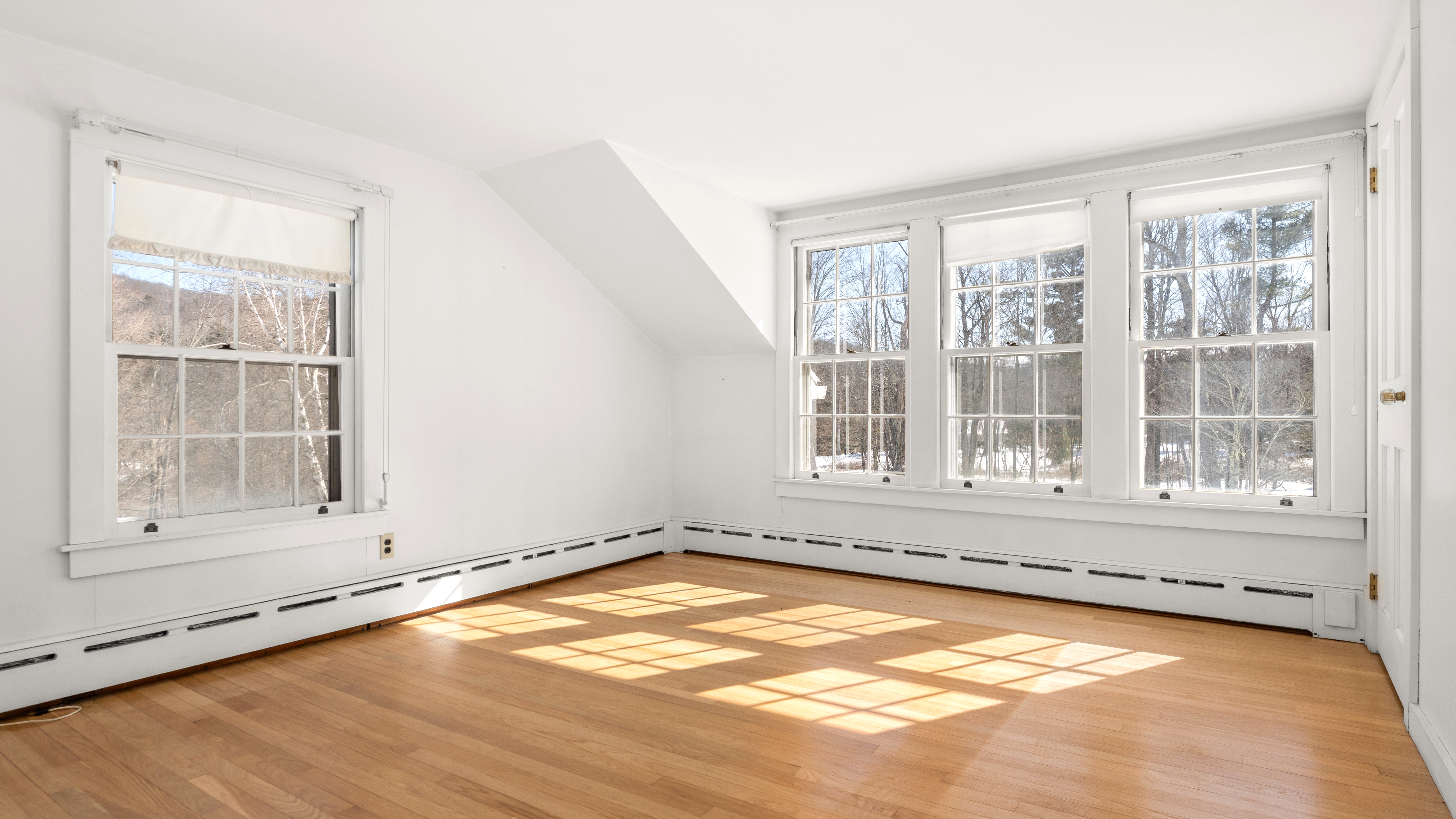  Richmond Estate Near Tanglewood: 5+ Acres, Pond Access, & Bonus Suite - 物件實景