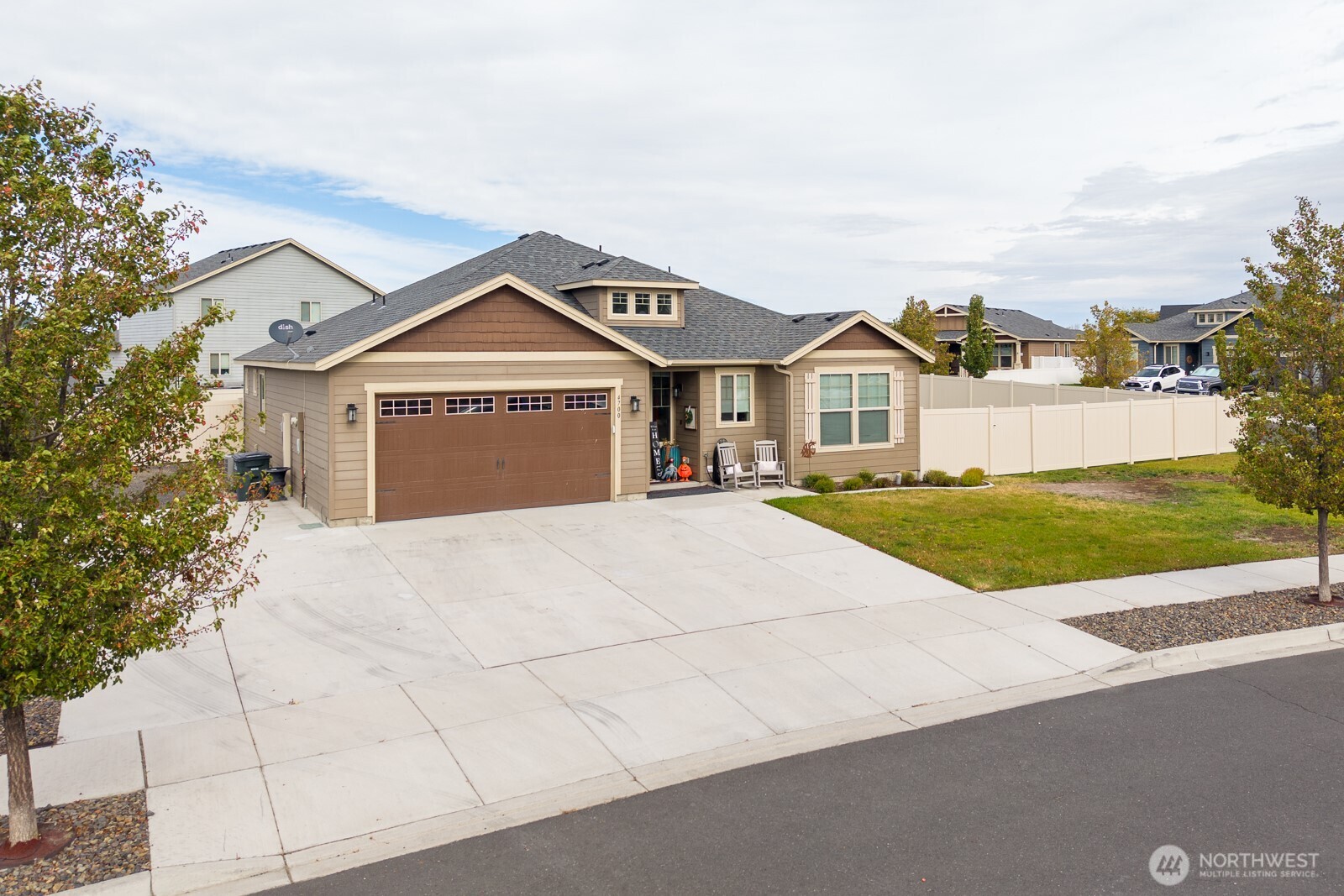 Hawk St, Moses Lake, WA 98837