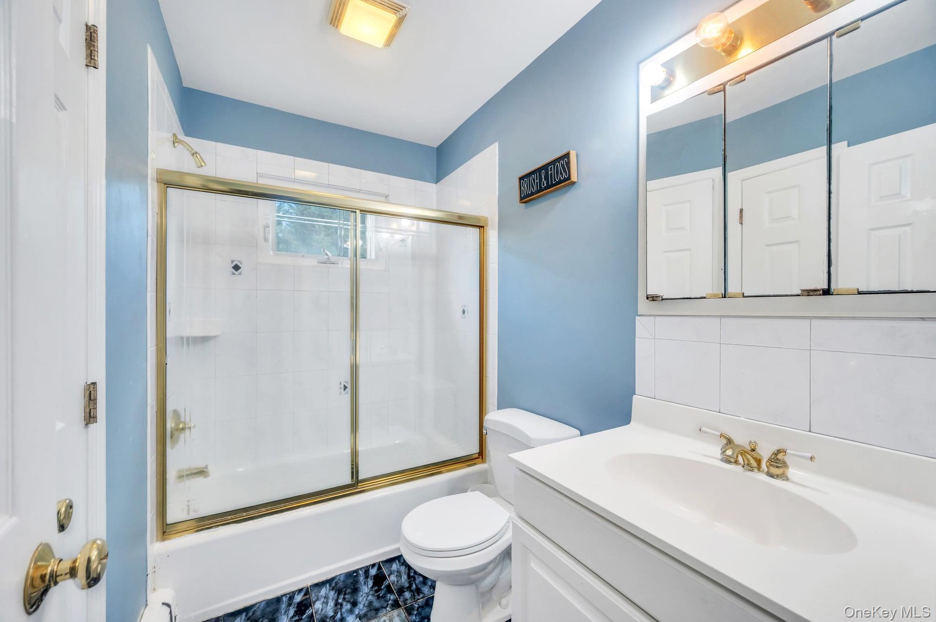Port Jefferson Station, New York, 11776, United States, 4 Bedrooms Bedrooms, ,3 BathroomsBathrooms,Residential,For Sale,1941704