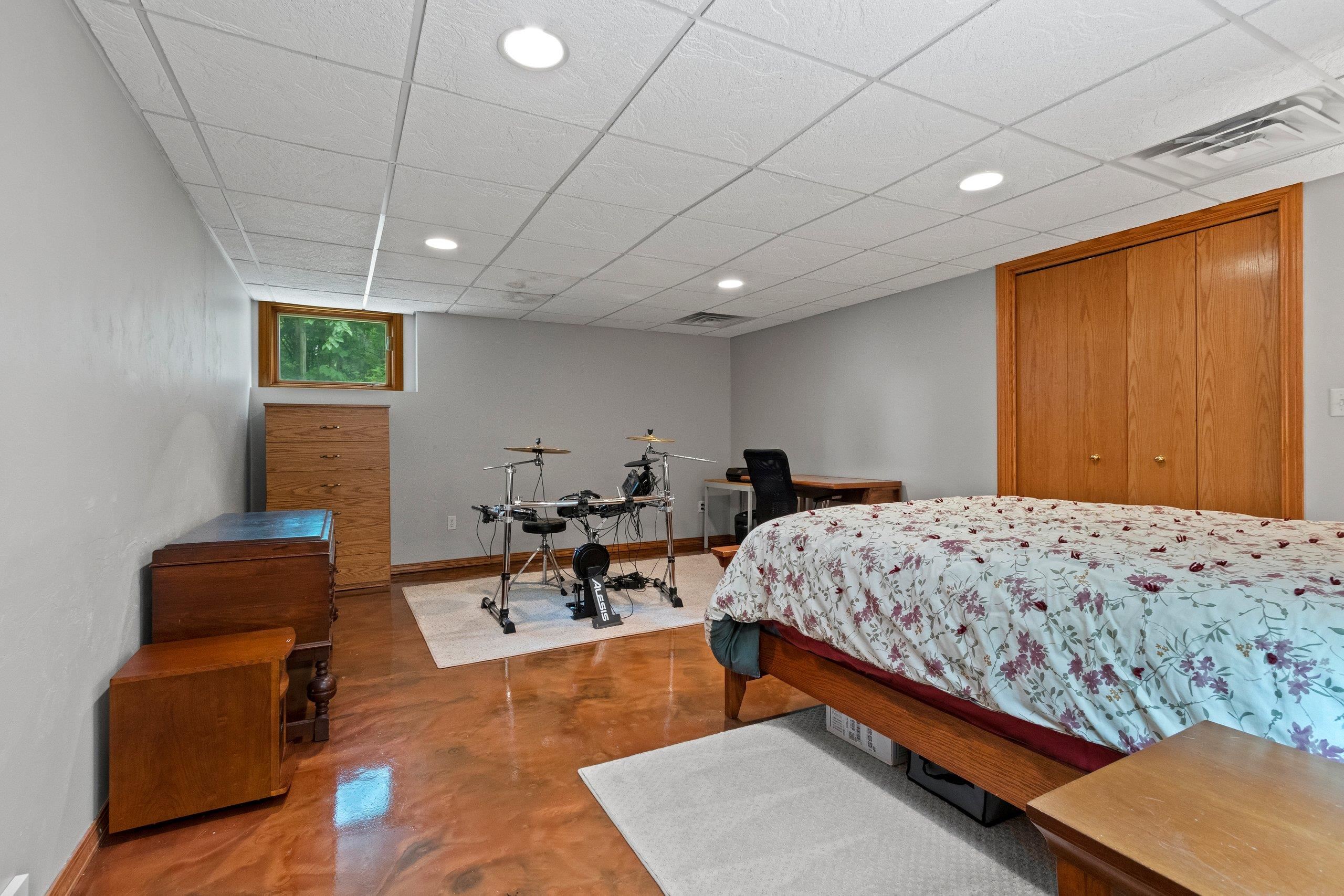 DE PERE, Wisconsin, 54115, United States, 3 Bedrooms Bedrooms, ,4 BathroomsBathrooms,Residential,For Sale,1912239