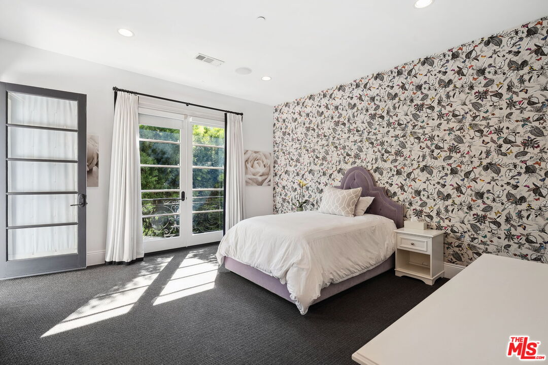 Beverly Hills Post Office, California, 90210, United States, 5 Bedrooms Bedrooms, ,6 BathroomsBathrooms,Residential,For Sale,1723543