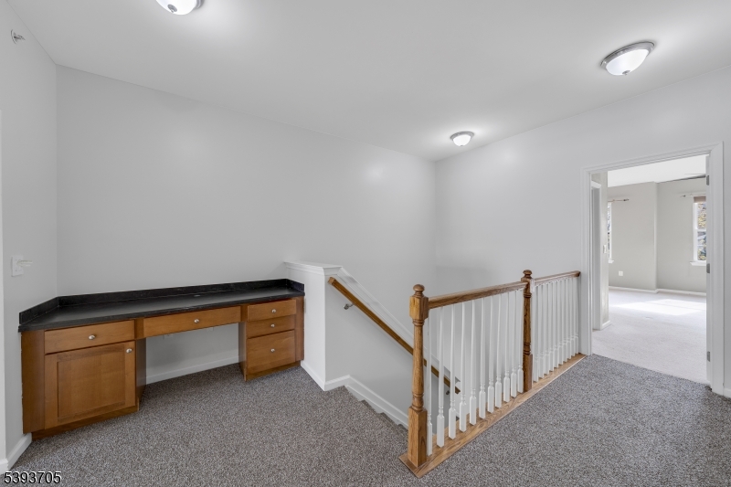 Belleville Twp., New Jersey, 07109, United States, 2 Bedrooms Bedrooms, ,3 BathroomsBathrooms,Residential,For Sale,1971321