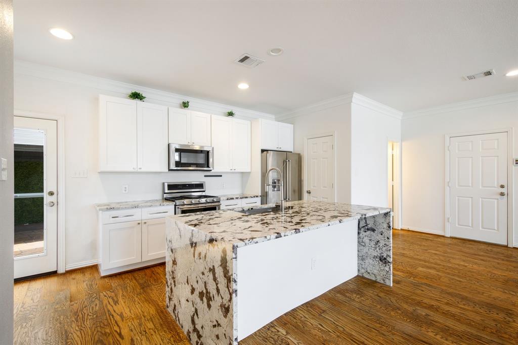 Dallas, Texas, 75235, United States, 3 Bedrooms Bedrooms, ,3 BathroomsBathrooms,Residential,For Sale,1906057