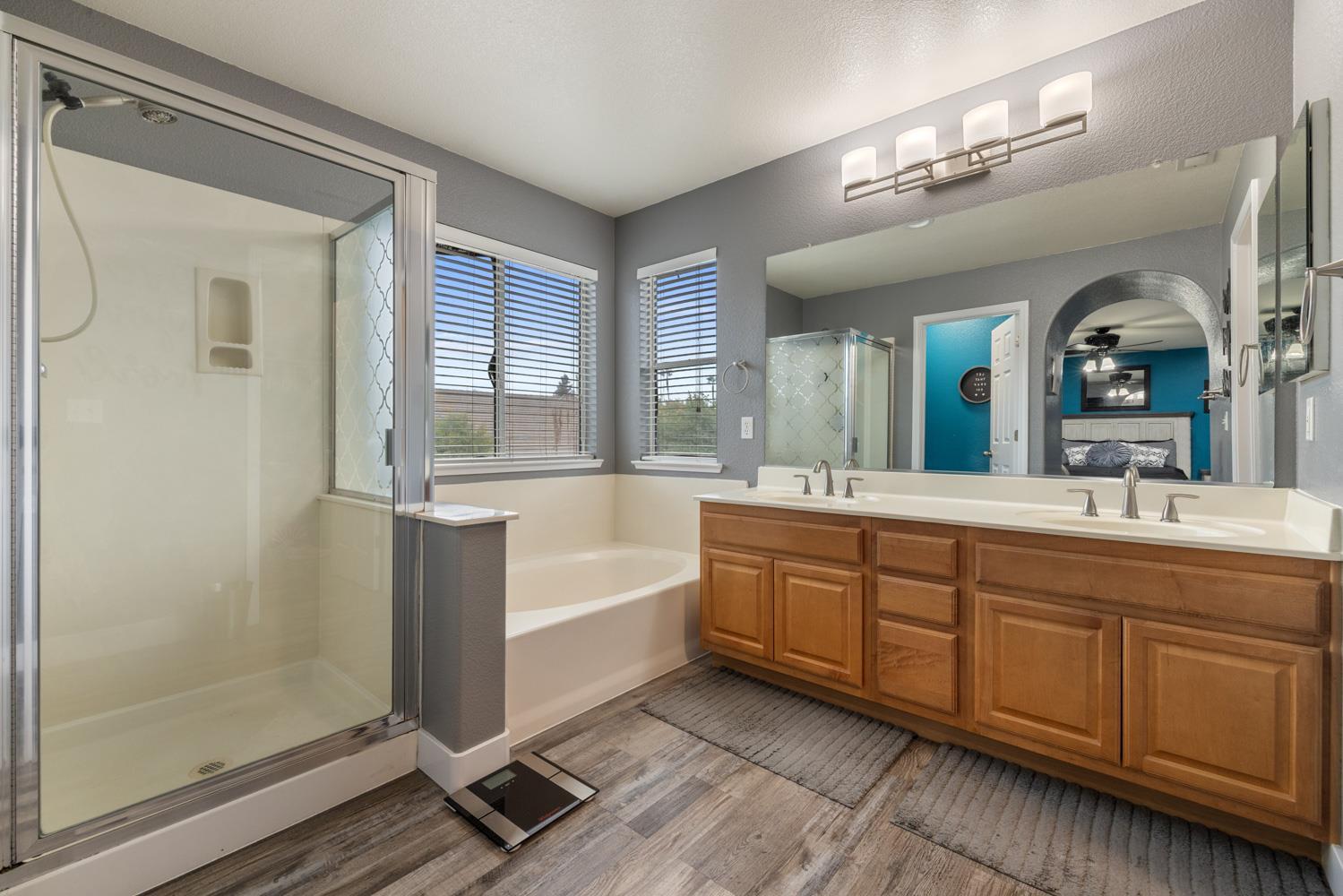 Ripon, California, 95366, United States, 6 Bedrooms Bedrooms, ,3 BathroomsBathrooms,Residential,For Sale,1978022