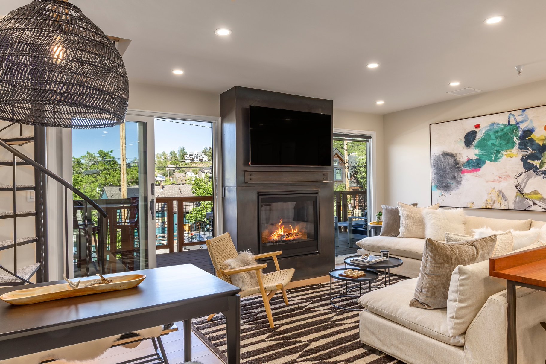  Fully Reimagined Ski-In/Ski-Out Condo — Smart Home Features - 物件實景