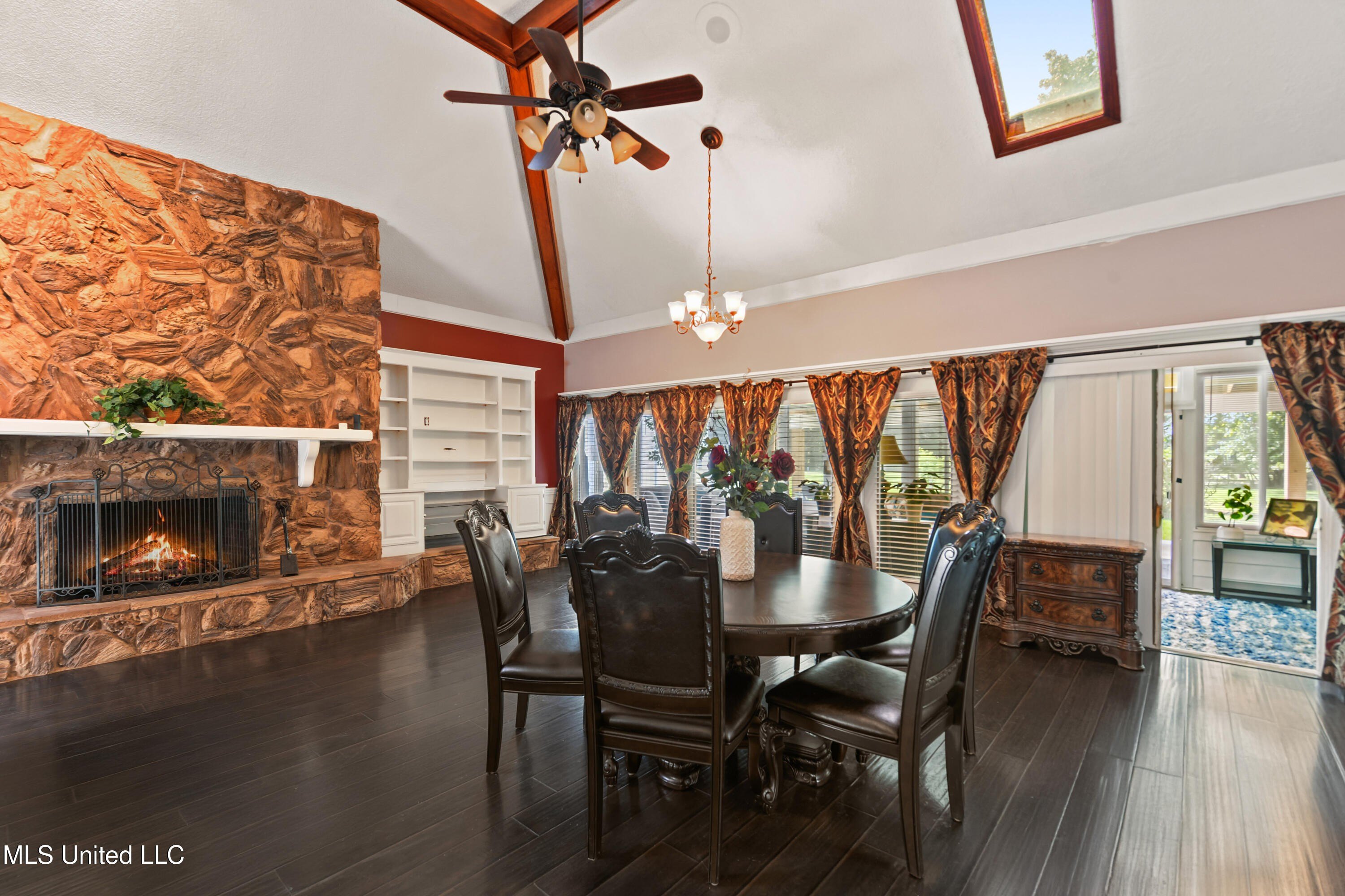 Diamondhead, Mississippi, 39525, United States, 3 Bedrooms Bedrooms, ,4 BathroomsBathrooms,Residential,For Sale,1923554